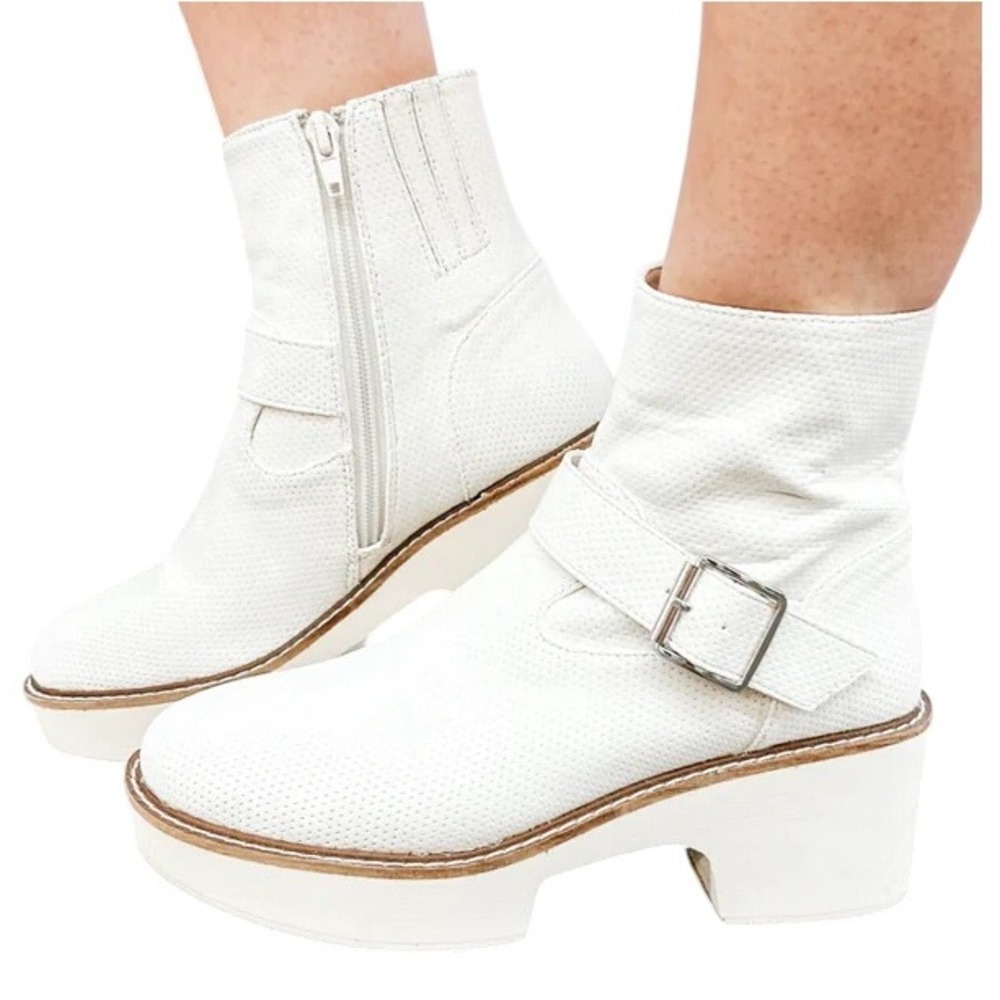 Matisse Women's Bone Suki Side Buckle Platform Wedge Ankle Boots NIB Size 9